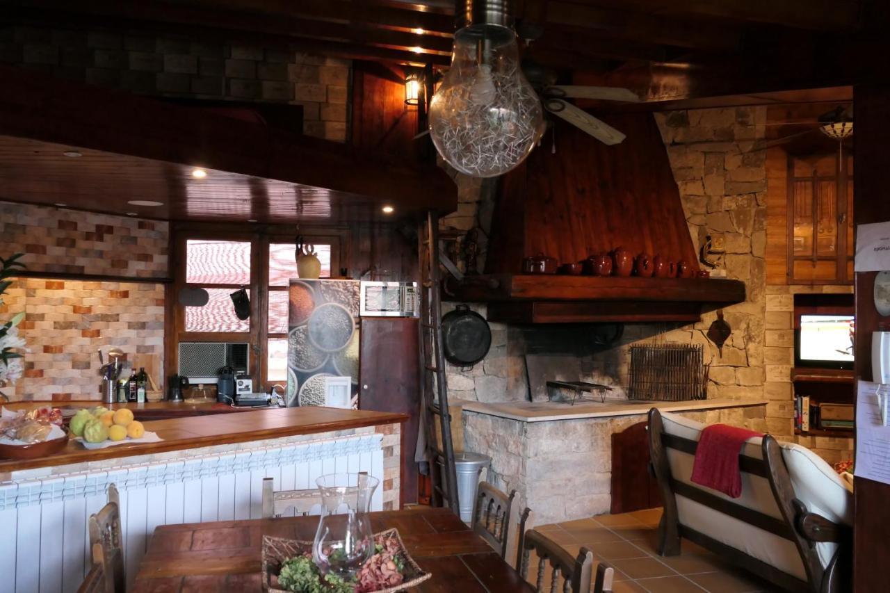 Отель Casa Escosa Альбалате-дель-Арсобиспо Экстерьер фото